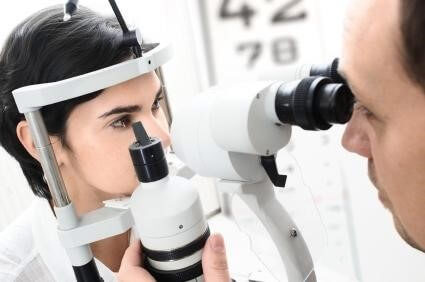 Blog: Choosing The Right Eye Doctor For You